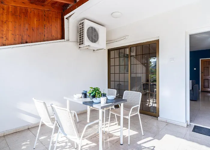 Azure 2-br W/terrace In * Ларнака