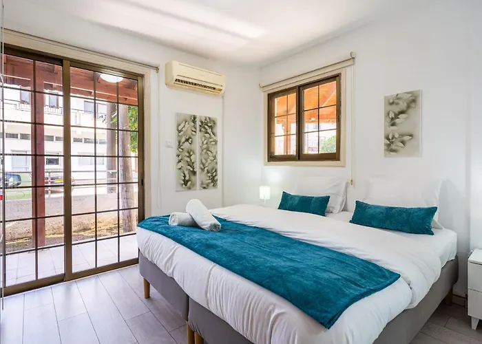 Azure 2-br W/terrace In Apartment