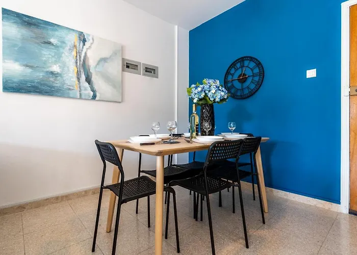 Azure 2-br W/terrace In Apartamento *