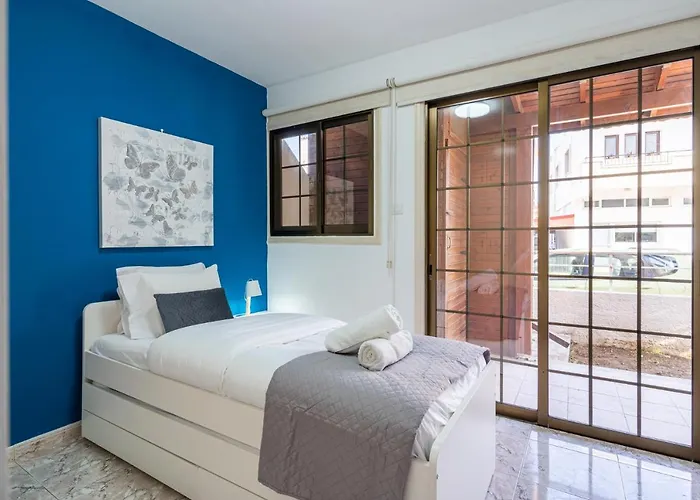 Azure 2-br W/terrace In Apartment Larnaka